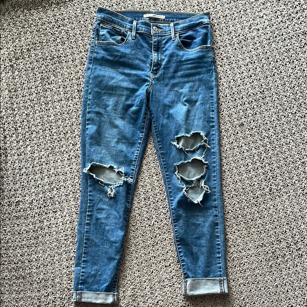 Distressed Levi’s 720 High Rise Super Skinny Jeans - Picture 2 of 8